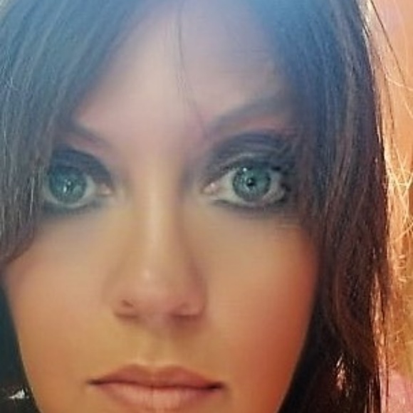 Meet your Posher, Kristine - Picture 1 of 1